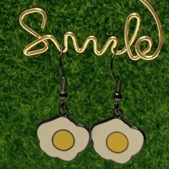 Egg Earring, Funny Food Earring, Cooking Earring, Chef Earring, Fried Egg - Picture 3 of 6
